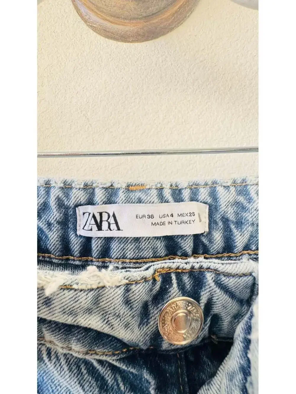 Zara Mid Rise Straight Leg Ankle Jeans Size US 4